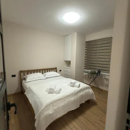 Henri's Appartement Tirana