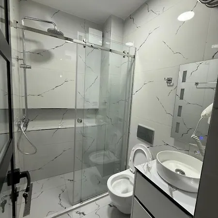 Apartament Henri's