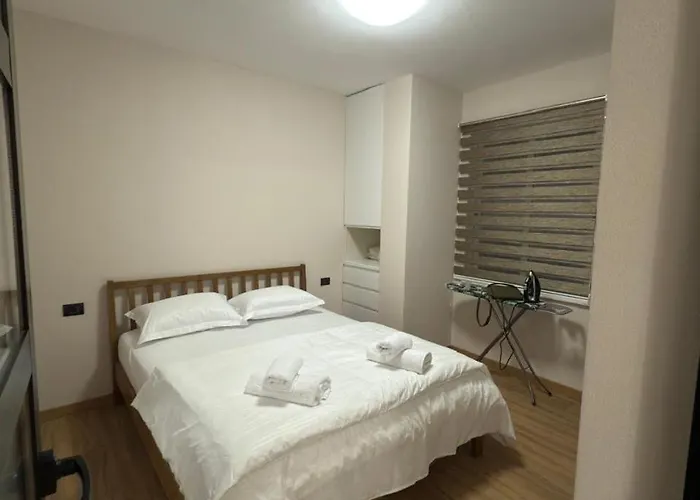 Henri's Apartamento Tirana